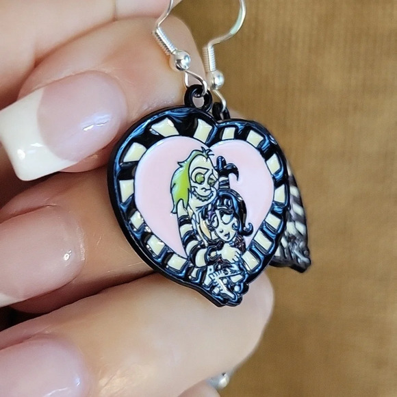 BEETLEJUICE EARRINGS - Picture 5 of 5